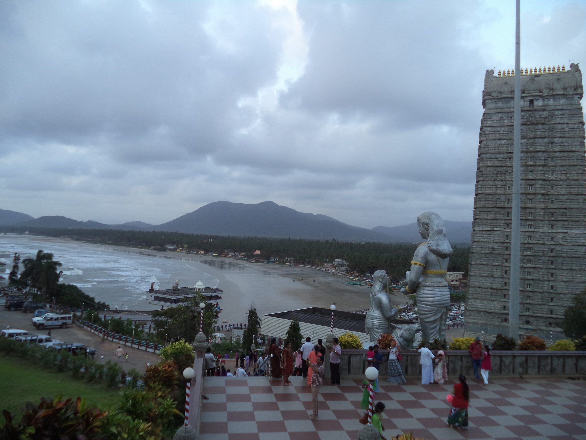 nearby places to visit near murudeshwar